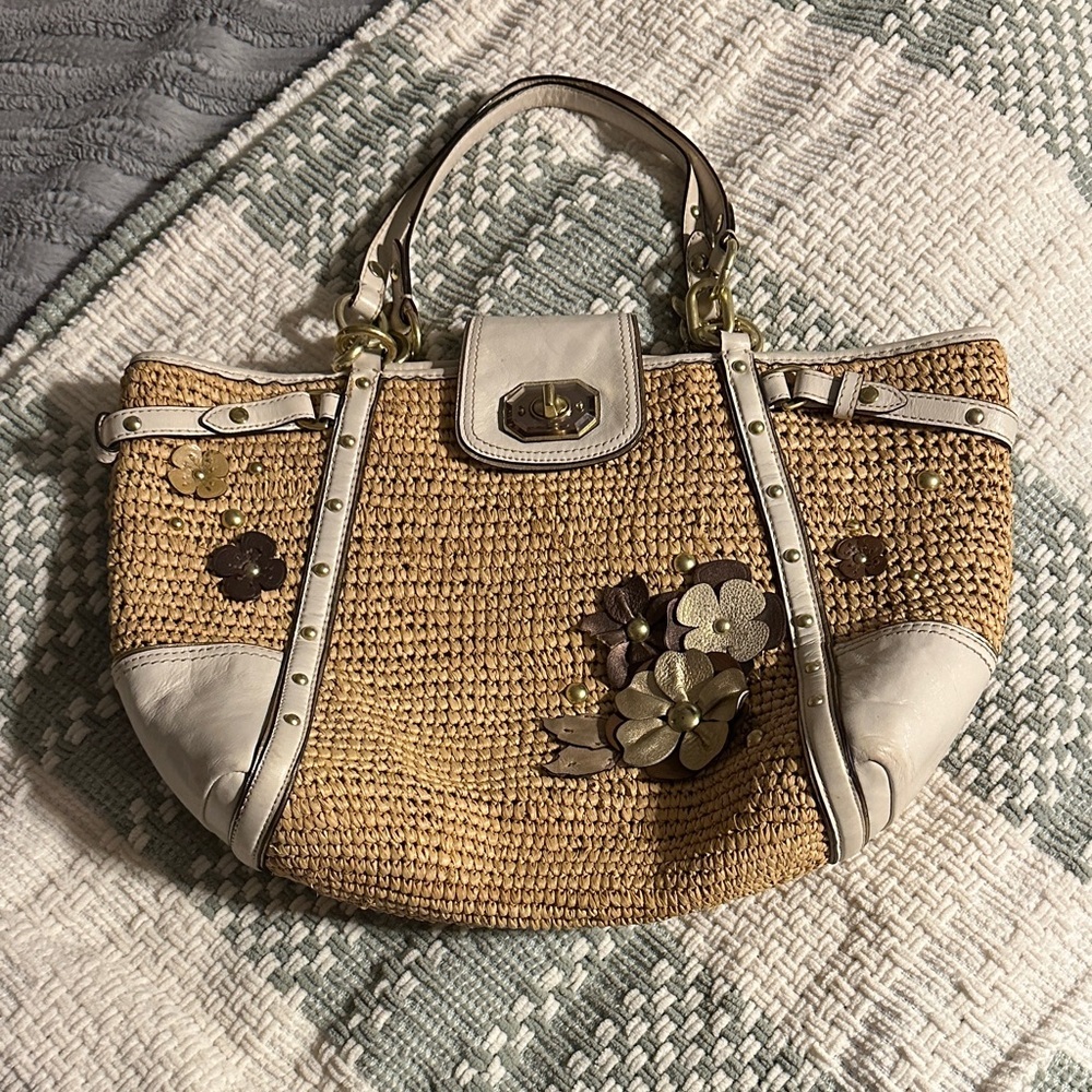 Women’s Coach shoulder bag